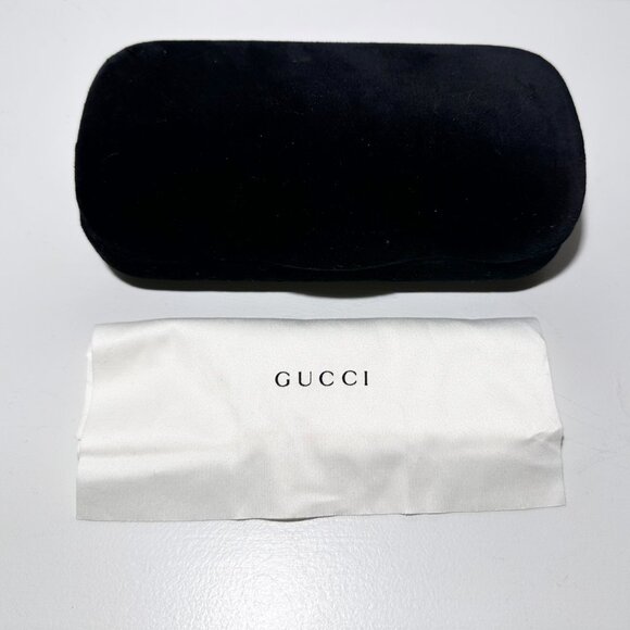 Gucci Velvet Glasses Case with Dust Cloth - Picture 5 of 5
